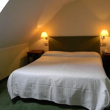 Aston Hotel